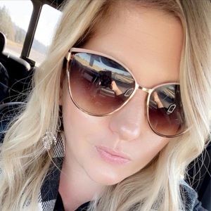 Meet your Posher, Shawna